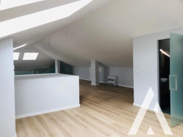 Apartamento T3 para Venda em Carcavelos e Parede
