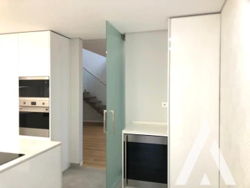 Apartamento T3 para Venda em Carcavelos e Parede