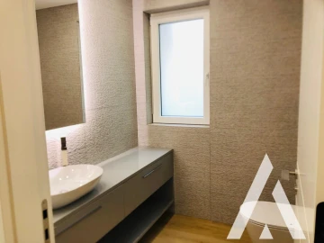Apartamento T3 para Venda em Carcavelos e Parede