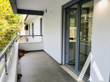 Apartamento T3 para Venda em Carcavelos e Parede