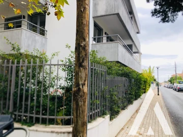 Apartamento T3 para Venda em Carcavelos e Parede
