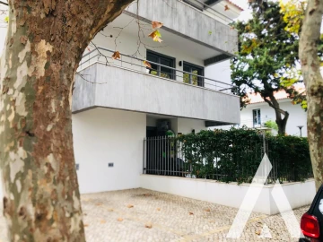 Apartamento T3 para Venda em Carcavelos e Parede