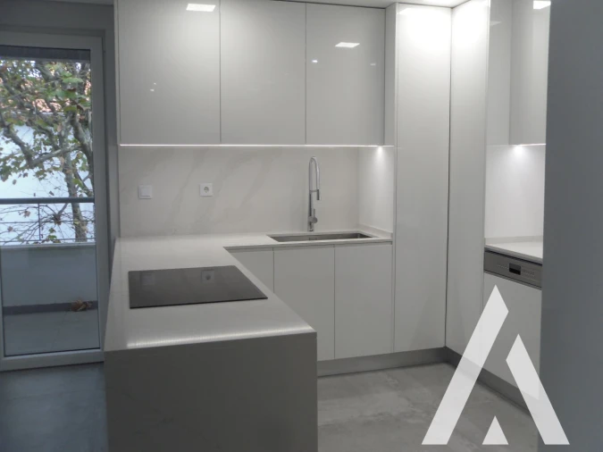 Apartamento T3 para Venda em Carcavelos e Parede Foto 22