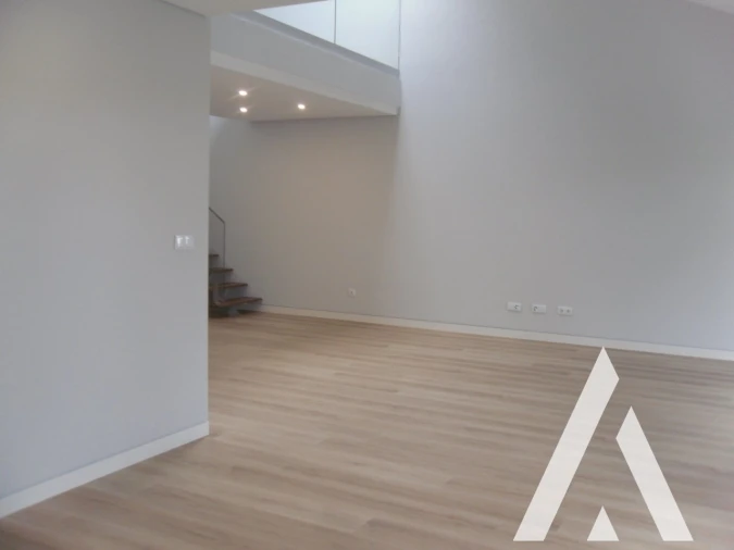 Apartamento T3 para Venda em Carcavelos e Parede Foto 23