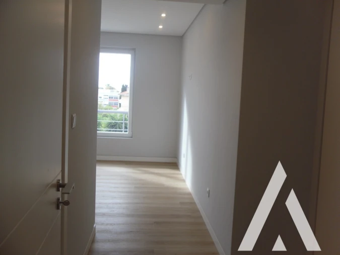 Apartamento T3 para Venda em Carcavelos e Parede Foto 26