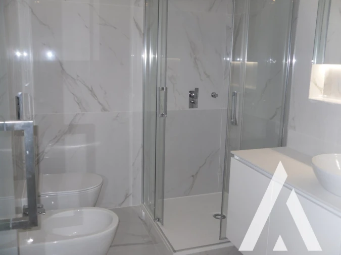 Apartamento T3 para Venda em Carcavelos e Parede Foto 28