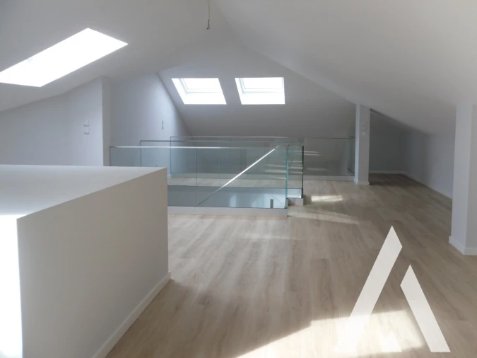 Apartamento T3 para Venda em Carcavelos e Parede Foto 35