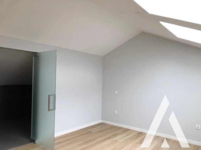 Apartamento T3 para Venda em Carcavelos e Parede Foto 39