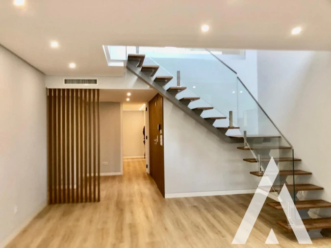 Apartamento T3 para Venda em Carcavelos e Parede Foto 58
