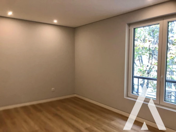 Apartamento T3 para Venda em Carcavelos e Parede Foto 75
