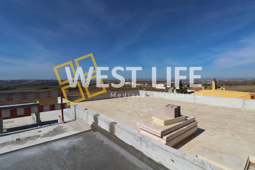 Moradia T4 para Venda em Ventosa Foto 1