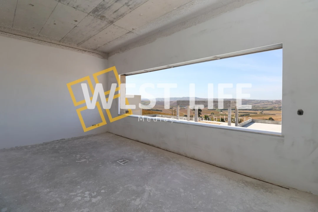 Moradia T4 para Venda em Ventosa Foto 8