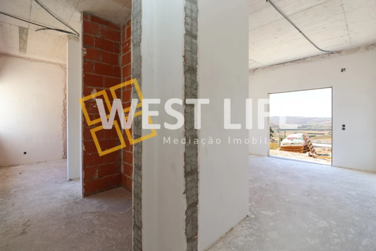 Moradia T4 para Venda em Ventosa Foto 12