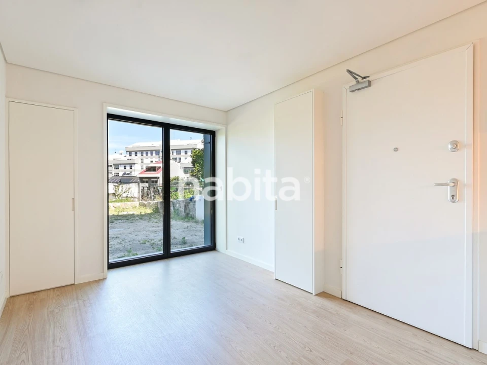 Apartamento T1 para Venda em Lordelo do Ouro e Massarelos Foto 6