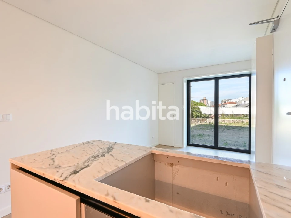 Apartamento T1 para Venda em Lordelo do Ouro e Massarelos Foto 9