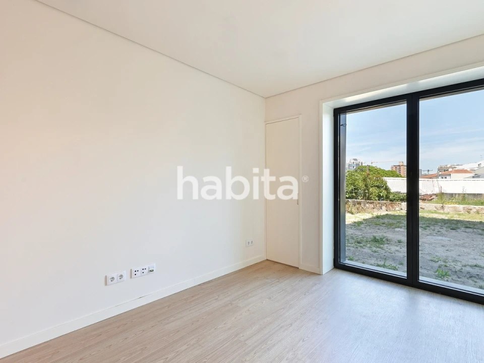 Apartamento T1 para Venda em Lordelo do Ouro e Massarelos Foto 12