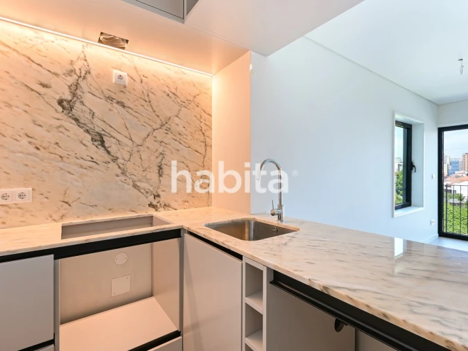 Apartamento T1 para Venda em Lordelo do Ouro e Massarelos Foto 7