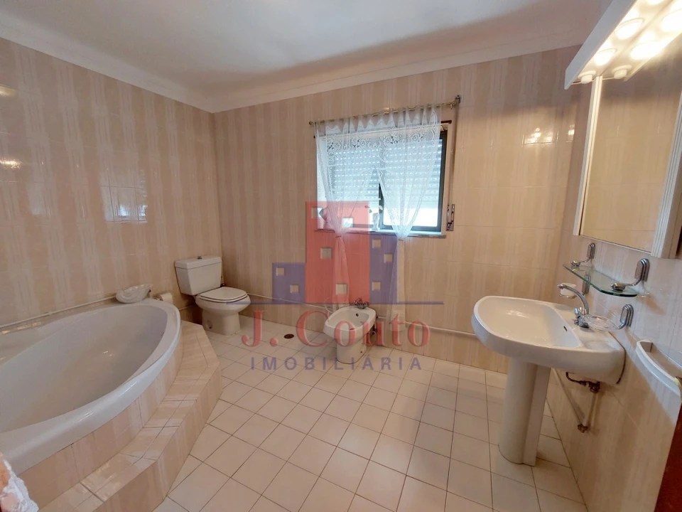 Moradia T6 para Venda em Nossa Senhora do Pópulo, Coto e São Gregório Foto 54