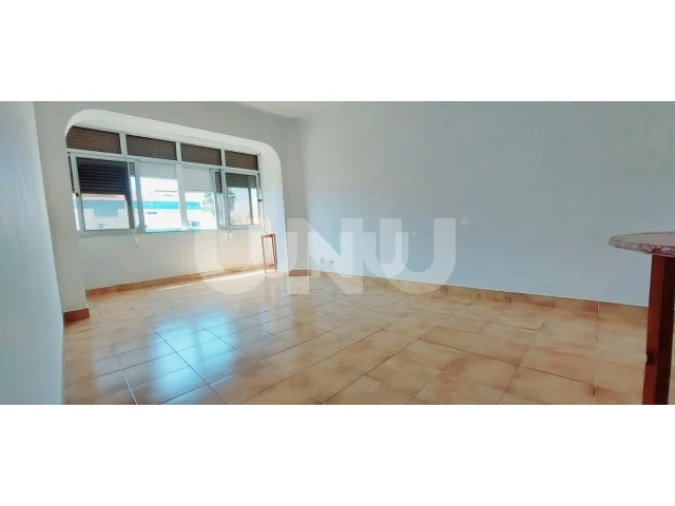 Apartamento T3 para Venda em Seixal, Arrentela e Aldeia de Paio Pires Foto 3