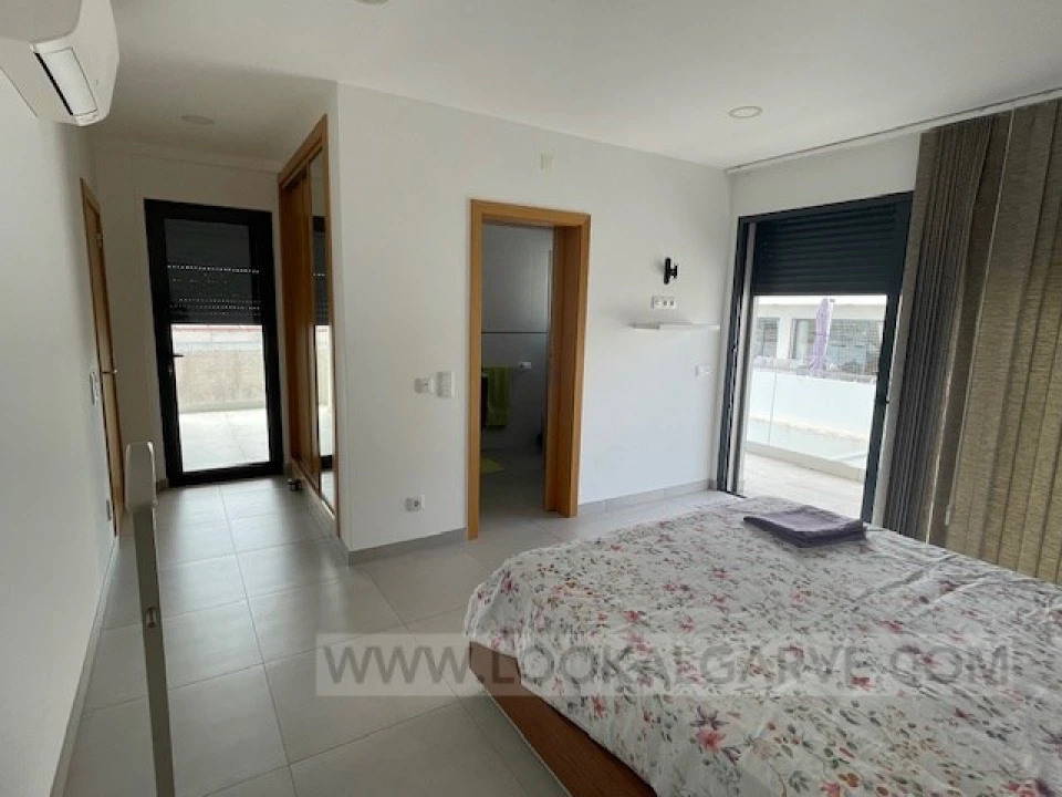 Moradia T4 para Venda em Lagos (São Sebastião e Santa Maria) Foto 18