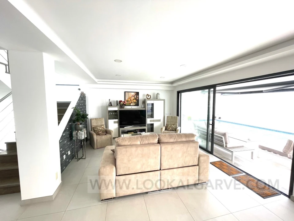 Moradia T4 para Venda em Lagos (São Sebastião e Santa Maria) Foto 10