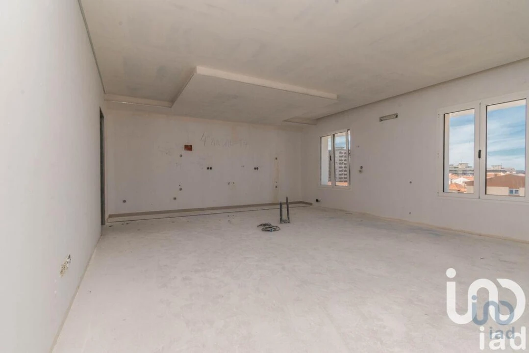 Apartamento T4 para Venda em Marinha Grande Foto 3