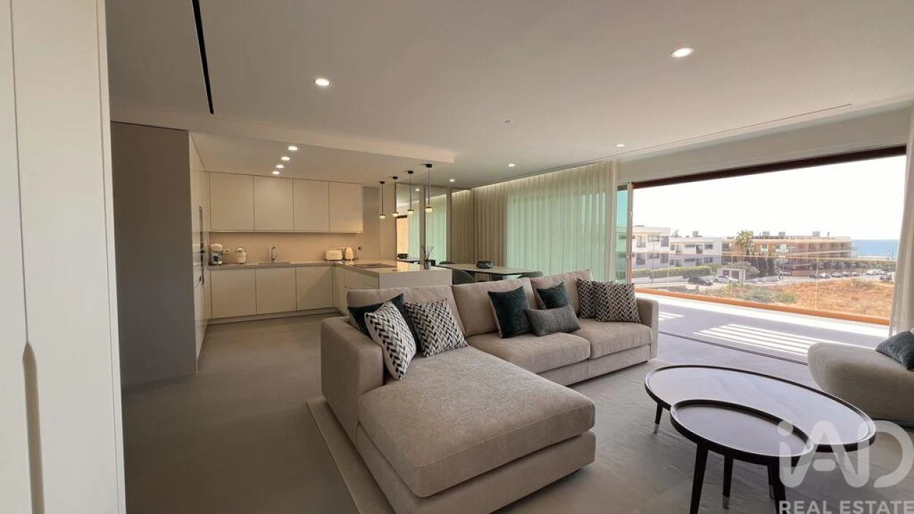 Apartamento T2 para Venda em Quarteira Foto 7