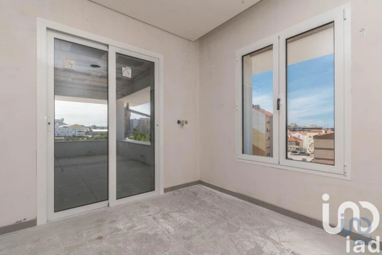 Apartamento T3 para Venda em Marinha Grande Foto 2