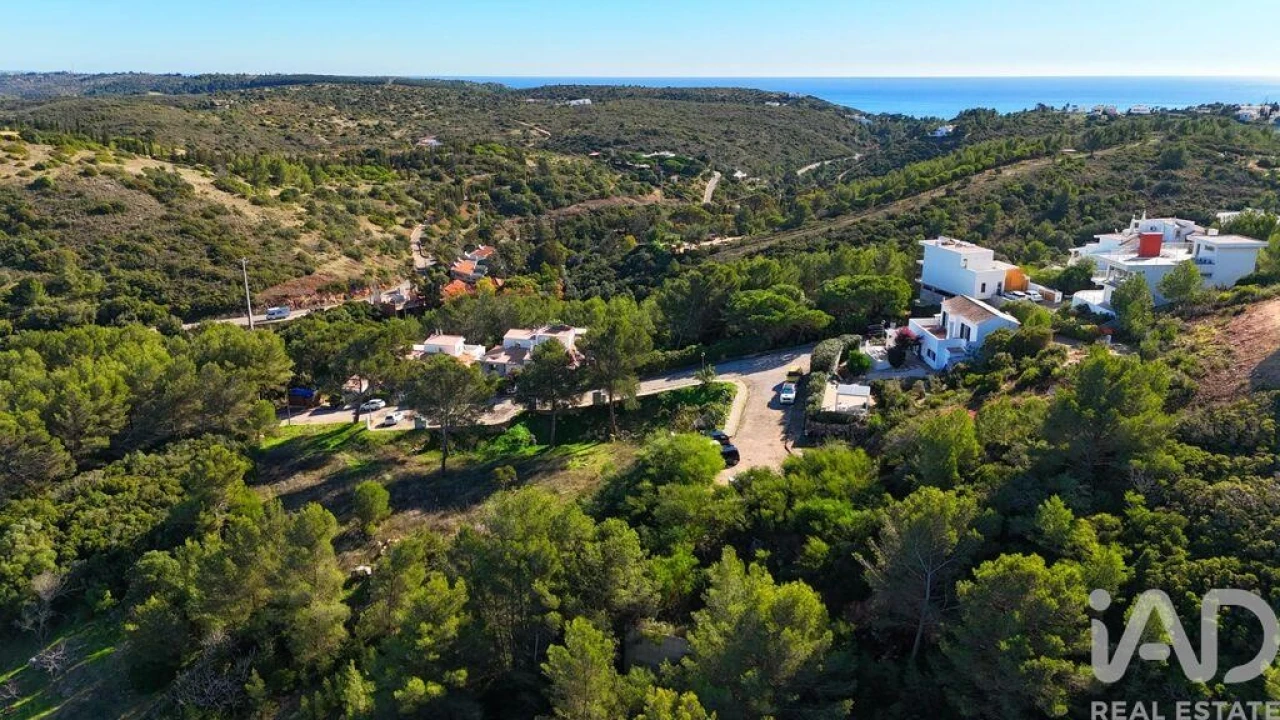 Terreno para Venda em Budens Foto 2