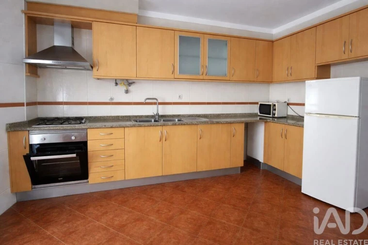 Apartamento T3 para Venda em Cepões, Meijinhos e Melcões Foto 1