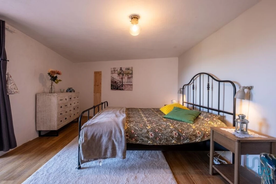 Moradia T3 para Venda em Vila Nova Foto 5