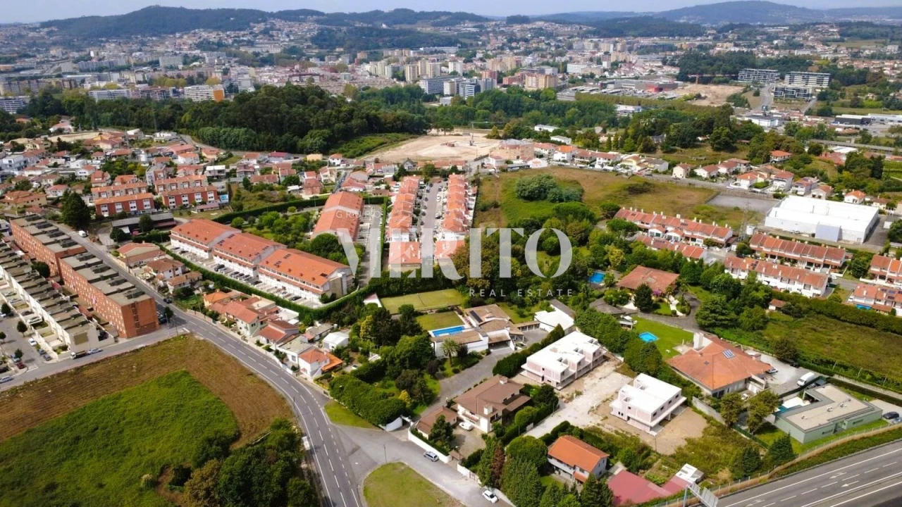 Moradia T3 para Venda em Antas e Abade de Vermoim Foto 4