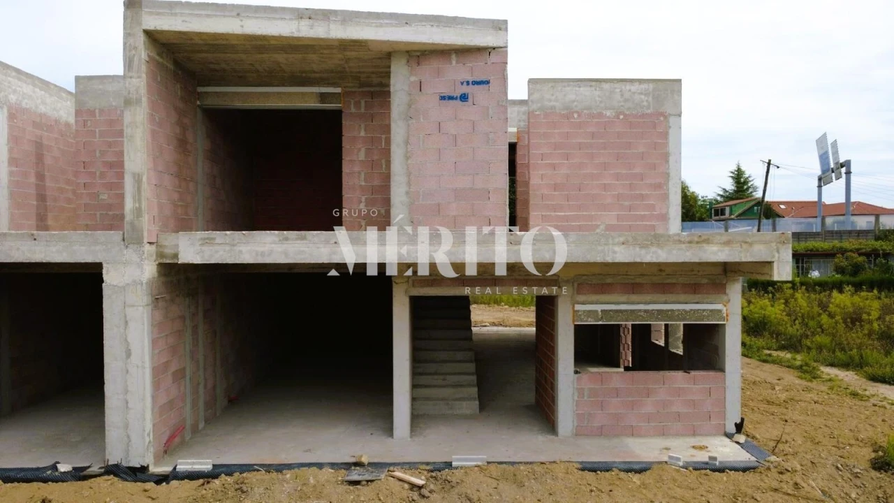 Moradia T3 para Venda em Antas e Abade de Vermoim Foto 7