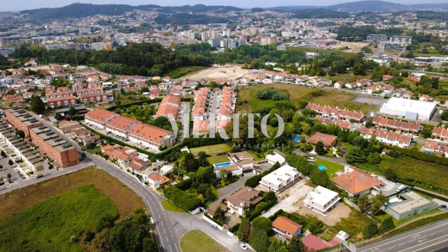 Moradia T3 para Venda em Antas e Abade de Vermoim Foto 4