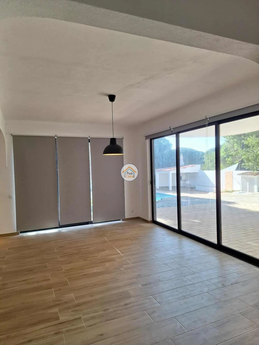 Moradia T5 para Arrendamento em Almancil Foto 4