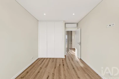 Moradia T4 para Venda em Charneca de Caparica e Sobreda