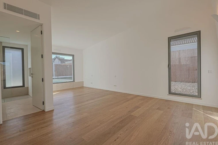 Moradia T4 para Venda em Charneca de Caparica e Sobreda Foto 16