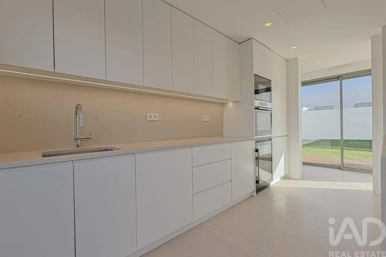 Moradia T4 para Venda em Charneca de Caparica e Sobreda Foto 15