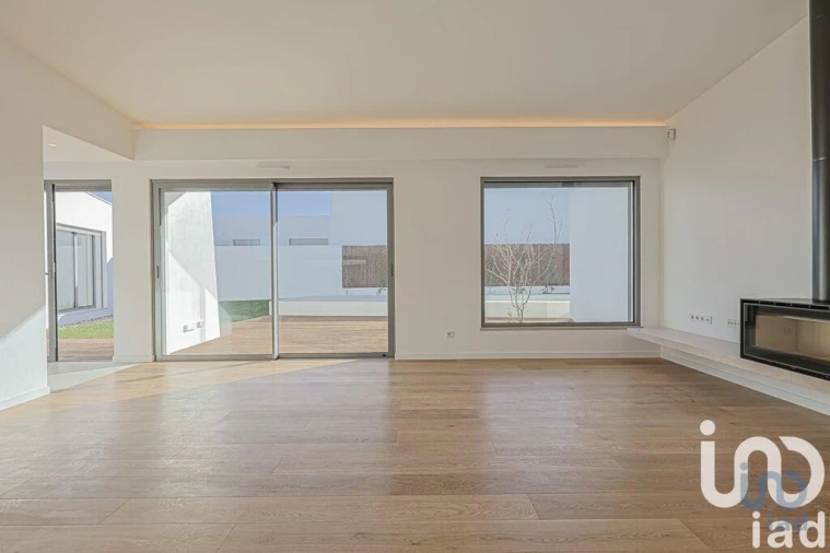 Moradia T4 para Venda em Charneca de Caparica e Sobreda Foto 10