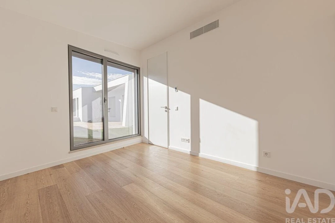 Moradia T4 para Venda em Charneca de Caparica e Sobreda Foto 23