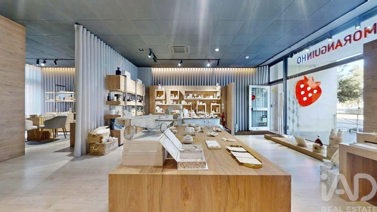 Loja para Venda em Cidade da Maia Foto 10