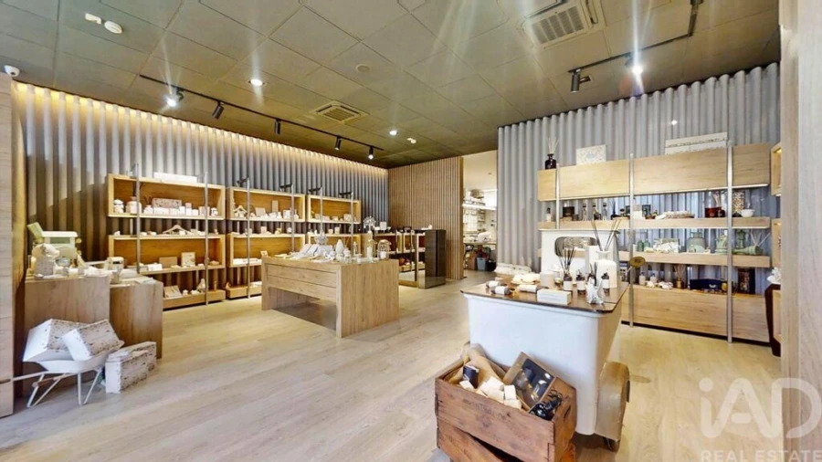 Loja para Venda em Cidade da Maia Foto 1