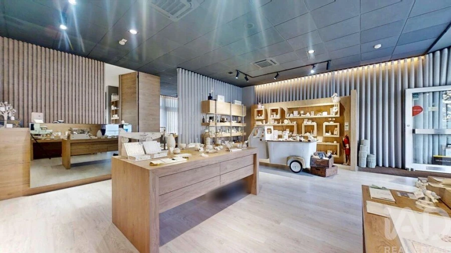 Loja para Venda em Cidade da Maia Foto 8