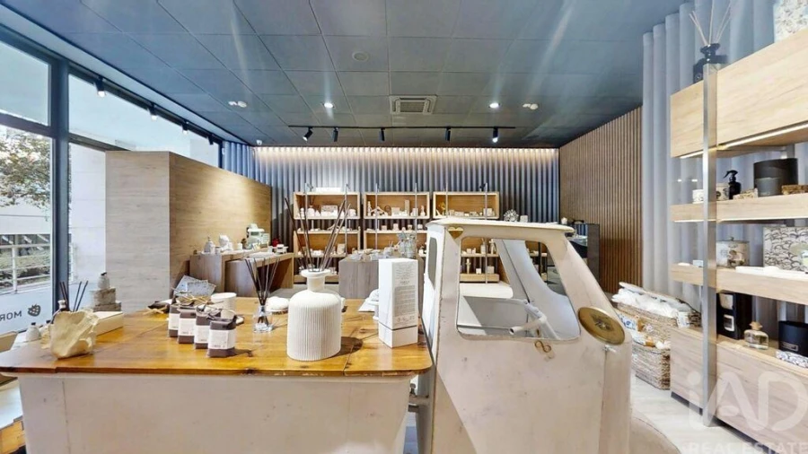 Loja para Venda em Cidade da Maia Foto 16