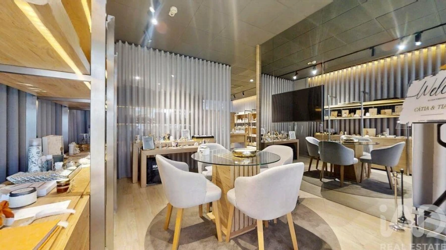 Loja para Venda em Cidade da Maia Foto 23