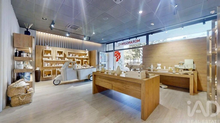 Loja para Venda em Cidade da Maia Foto 11