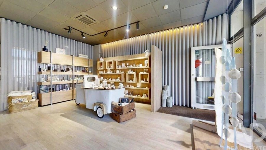 Loja para Venda em Cidade da Maia Foto 2