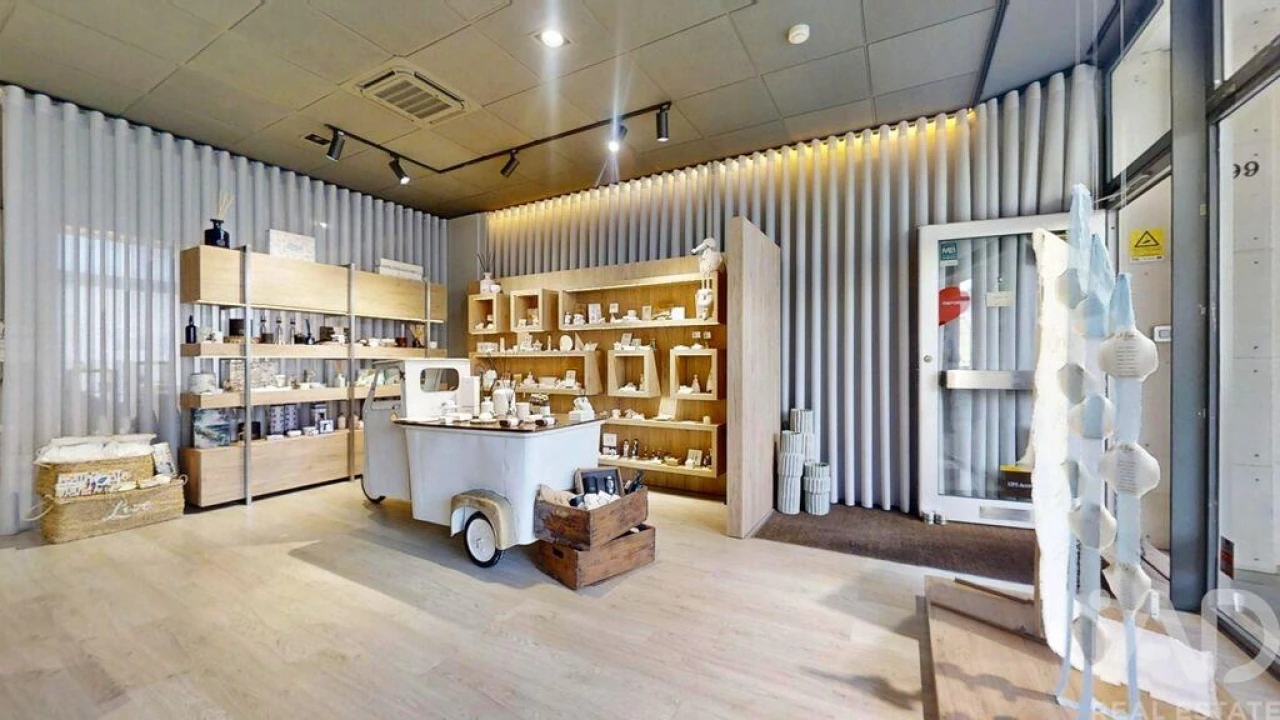 Loja para Venda em Cidade da Maia Foto 2