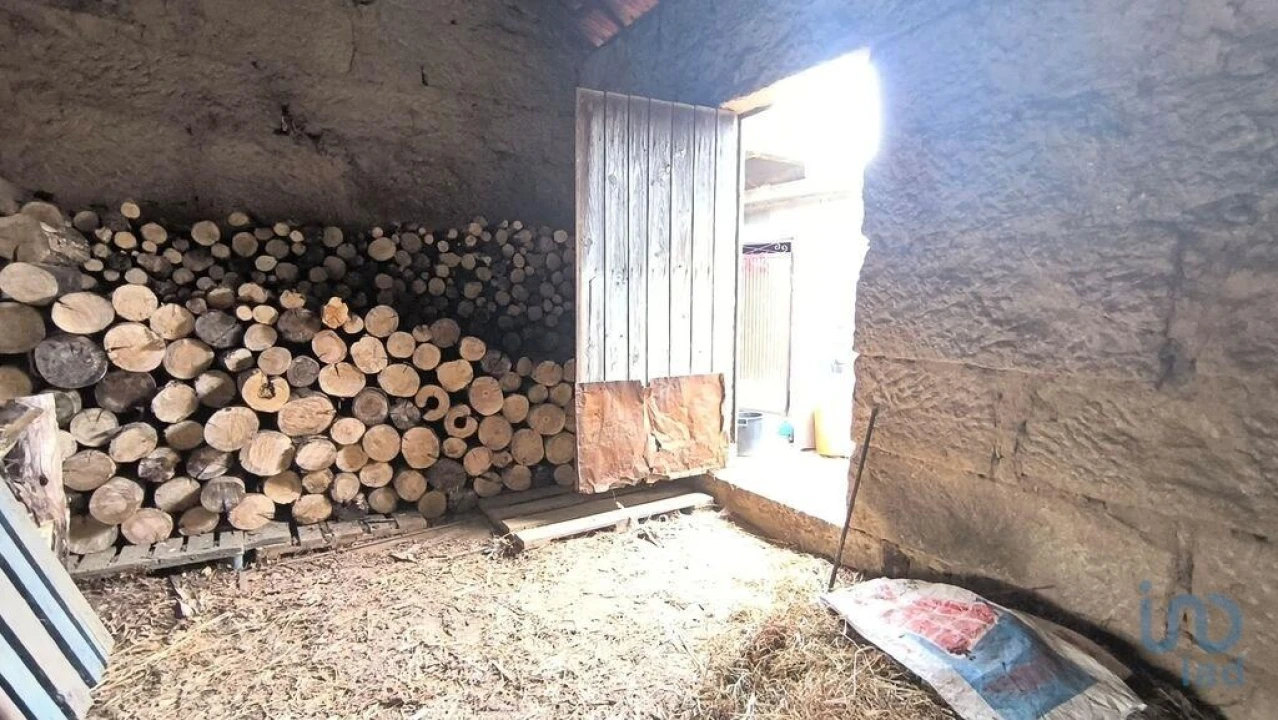 Moradia para Venda em Orgens Foto 10