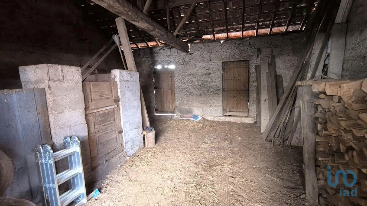 Moradia para Venda em Orgens Foto 6